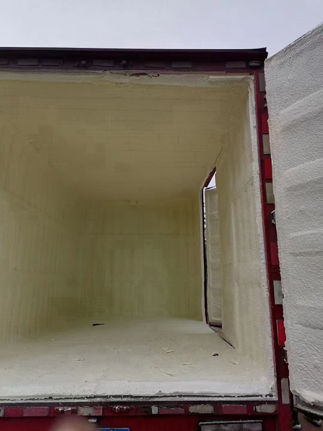 車廂聚氨酯發泡保溫噴涂